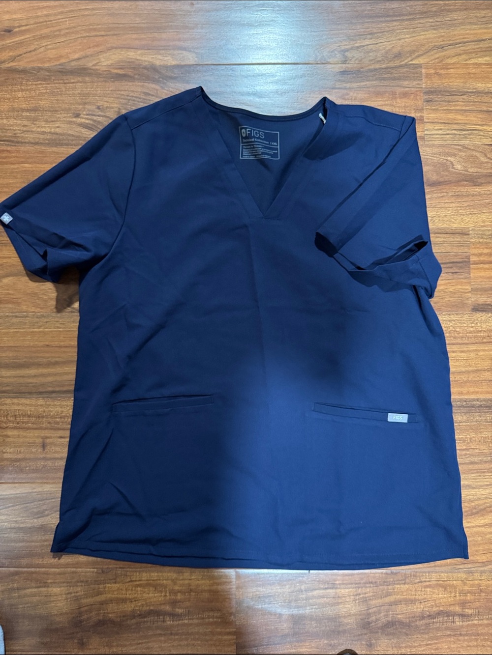 Figs Women's Short Sleeve V-Neck Top in Navy